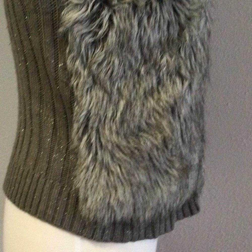 Justice Fuzzy Faux Fur Glitter Gray Full Front Zip Collared Vest 16 (Juniors) - Picture 8 of 16